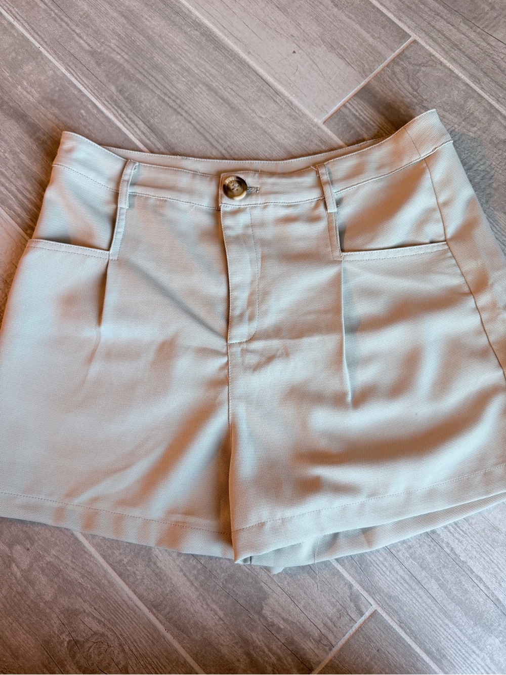 Gilli Cream High-Rise Tailored Shorts